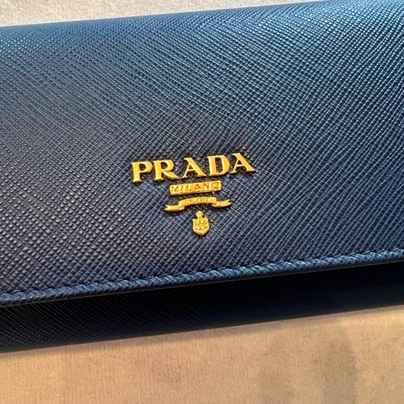 Brand new never worn PRADA wallet - Picture 2 of 8